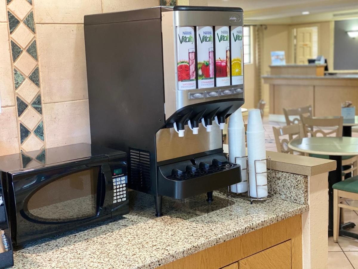 La Quinta Inn By Wyndham Tyler Extérieur photo