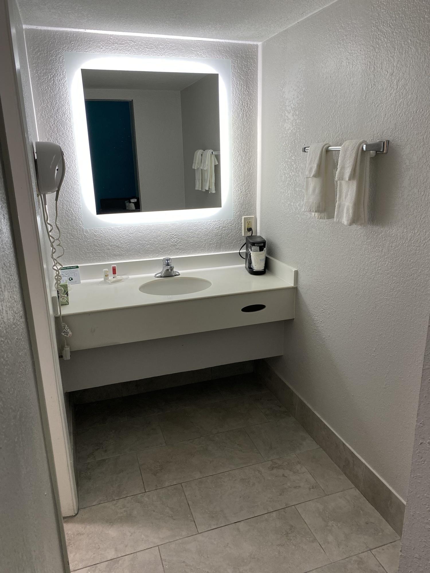 La Quinta Inn By Wyndham Tyler Extérieur photo