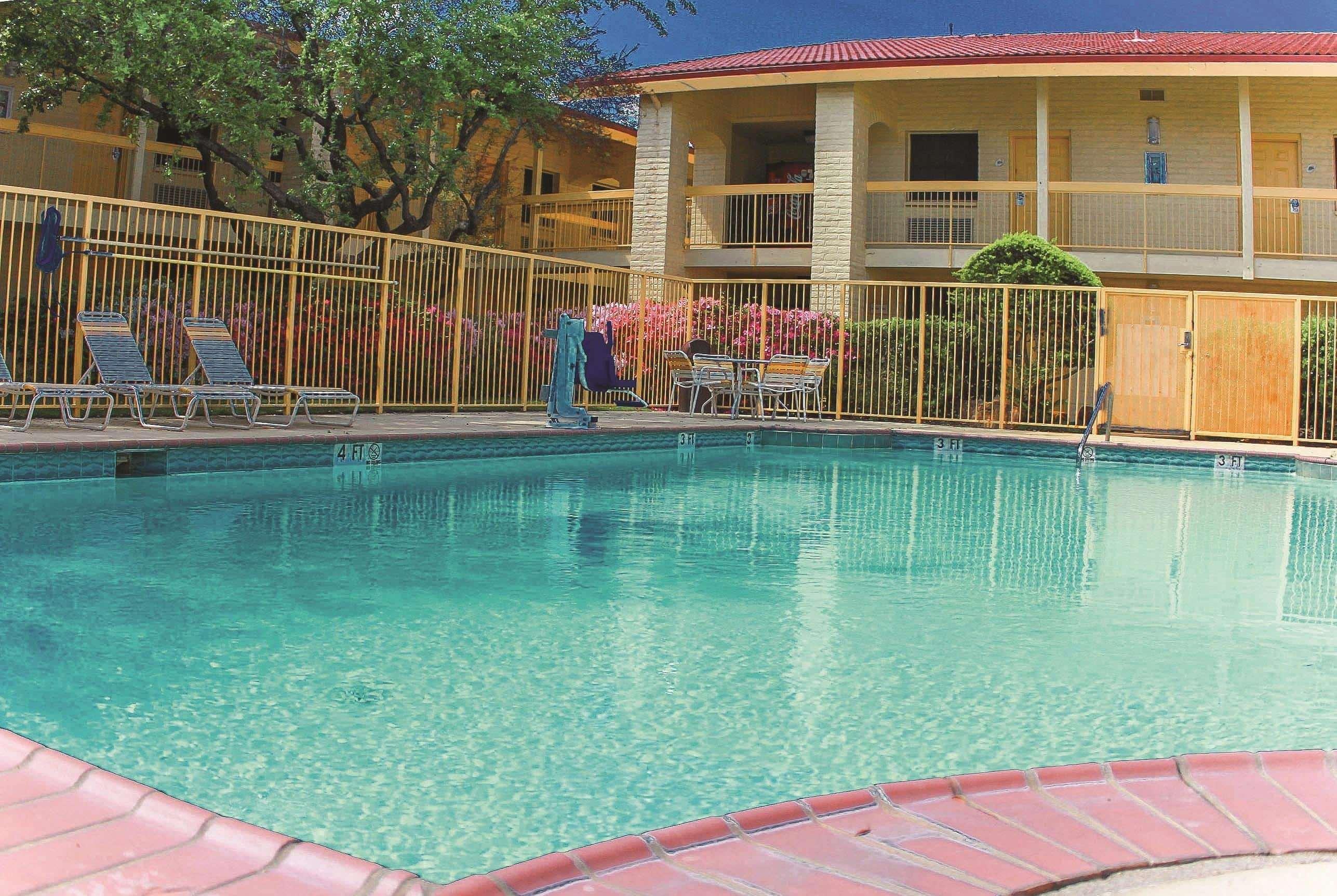 La Quinta Inn By Wyndham Tyler Extérieur photo
